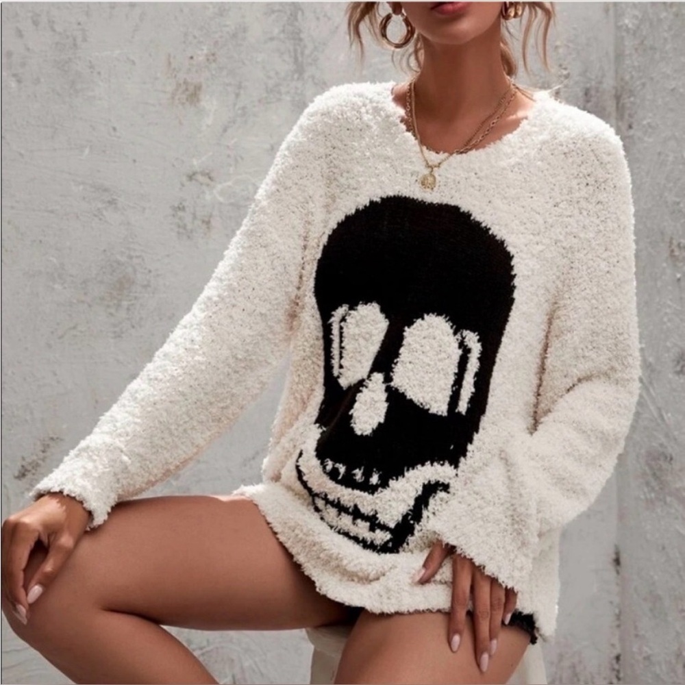SHEIN Skull Graphic Sweater - Black and Cream